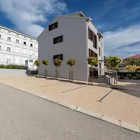 Crnekovic Iii Apartament *