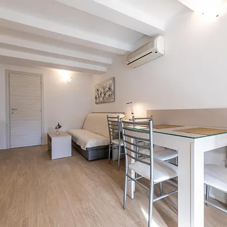 Apartament Crnekovic Iii