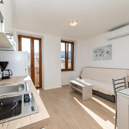 Crnekovic Iii Apartament *