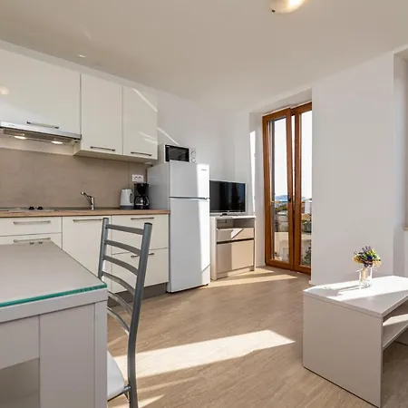 Crnekovic Iii Apartament *