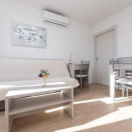 Crnekovic Iii Apartament Baška