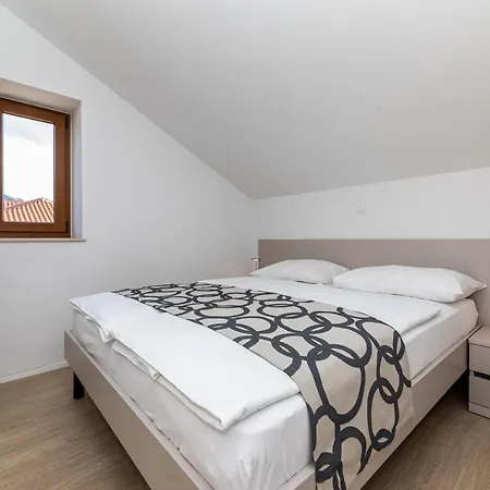 Apartament Crnekovic Iii