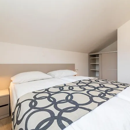 Apartament Crnekovic Iii