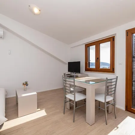 Crnekovic Iii Apartament *