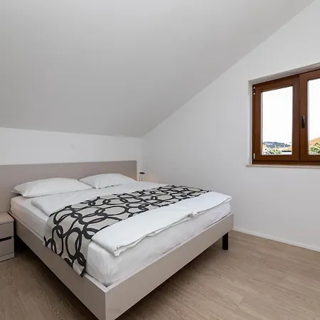 Apartman Crnekovic Iii *