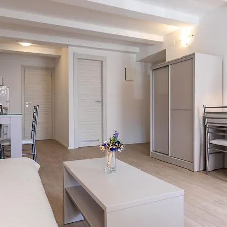 Appartamento Crnekovic Iii Baška